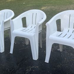 3 Oversized Lawn Chairs 