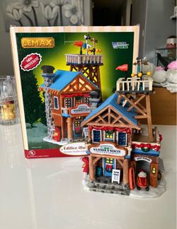 Lemax Mountain Weather and Rescue Station SKU#: 55258