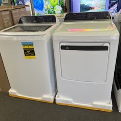 Frigidaire White And Black Washer And Dryer