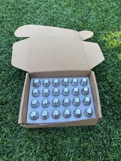 Chrome lug nuts 14x1.5 3.4”
