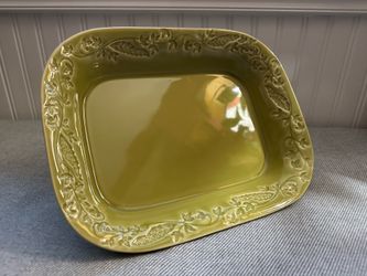 Leaf Motif Casserole Dish
