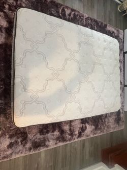 9” Queen Spring Mattress – Clean, No Stains
