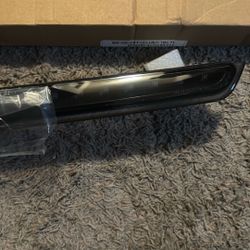 2011 Tahoe 3rd Break Light 50$