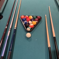 Pool Table with all  accessories 