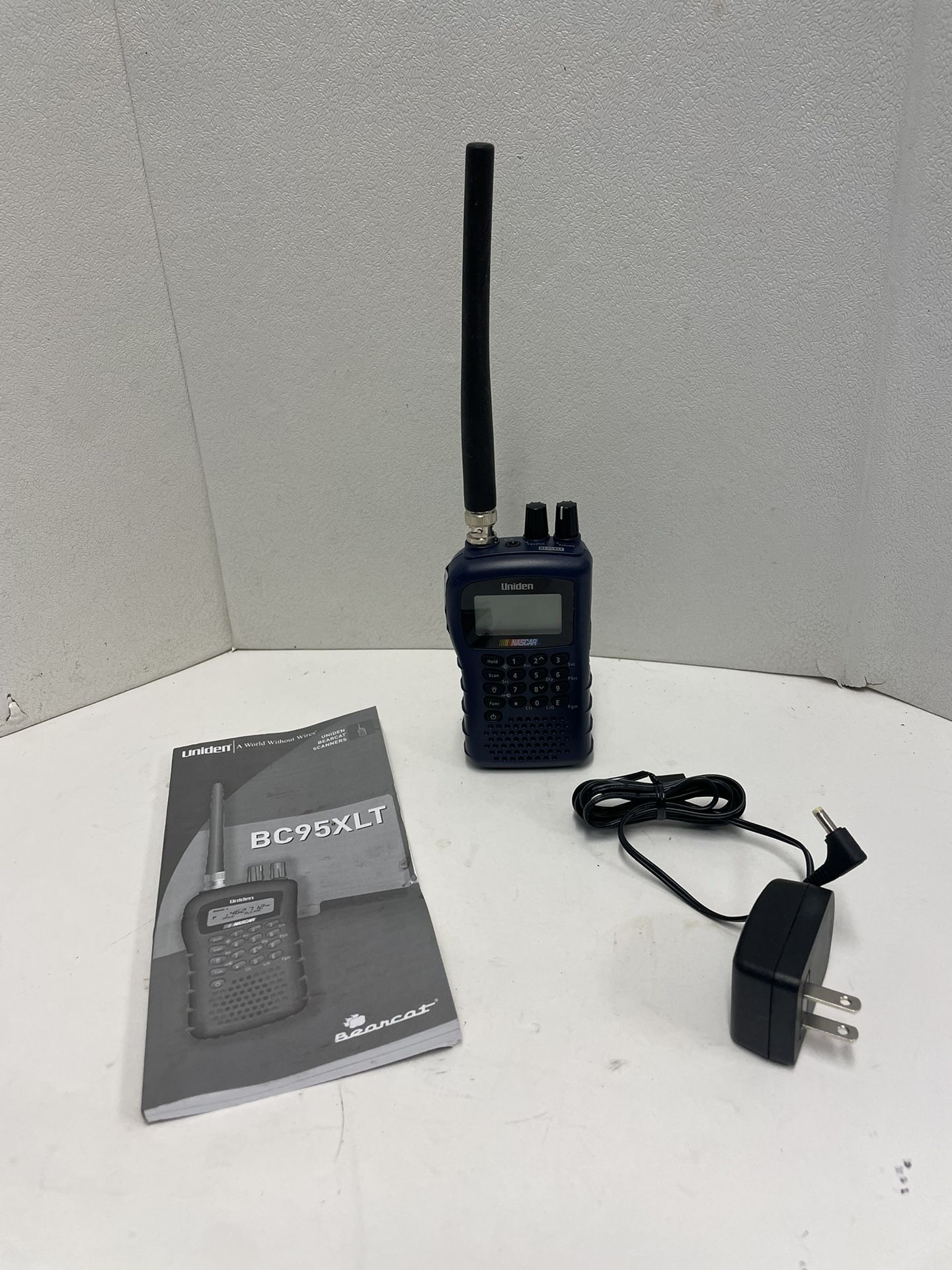 Uniden BC92XLT NASCAR 200 Channel Hand Held Racing Scanner W/ Antenna