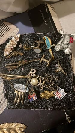 Mixed Vintage Pins Brooches and Novelty Jewelry Lot