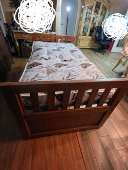 Cama twim con colchon/ twin bed with mattress