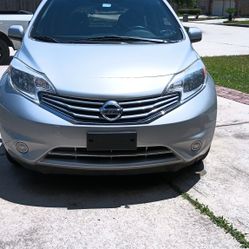 Nissan Versa Sv 2014
