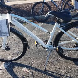 Brand New 28-in Tire Girls Bike