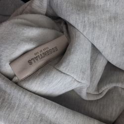 Essential hoodie