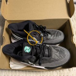 Nike Kyrie 8 GO Shoes In Black/White/Menta Size 7Y DQ8076-001. Brand New In Box