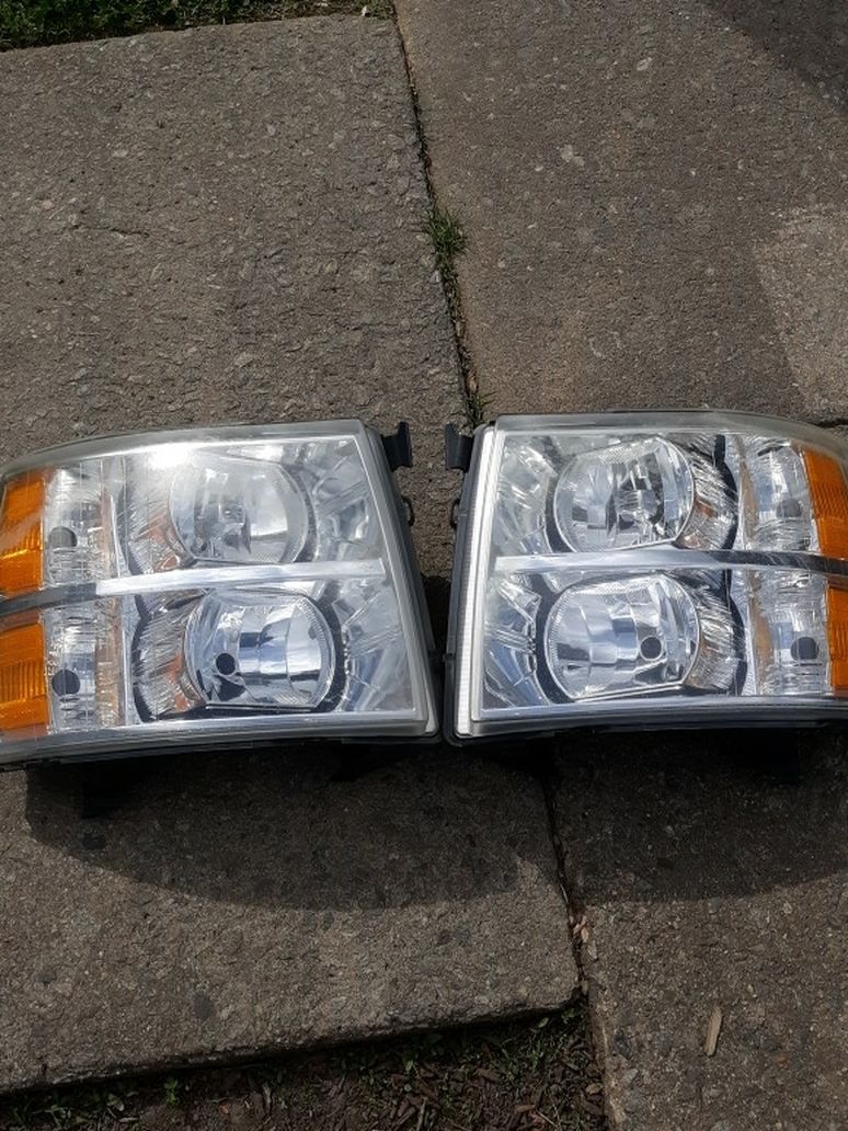 07-13 Silverado Headlights