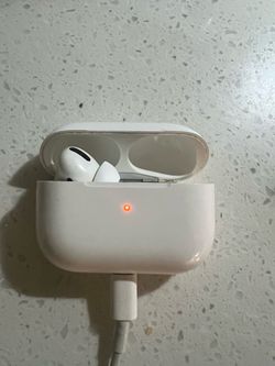 Apple AirPods Pro 1st Gen Wireless MagSafe Charging Case Only (A2190)