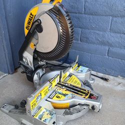 Miter saw 10" dewalt