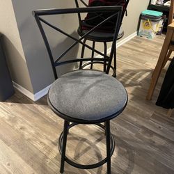 2 countertop Bar Stools