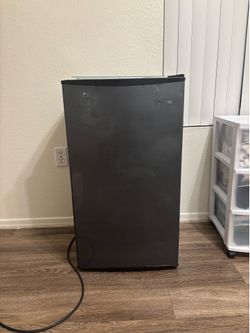 Mini fridge/freezer