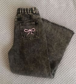 Girl baggy jeans