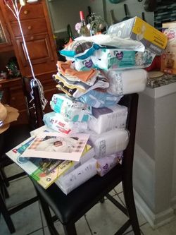 BABY ITEMS A LOT ( READ DESCRIPTION)