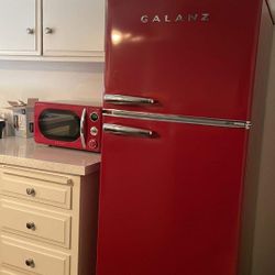 NEW Galanz Refrigerator, Dual Door Fridge, Adjustable Thermostat Control, Top Freezer, Retro Red, 12.