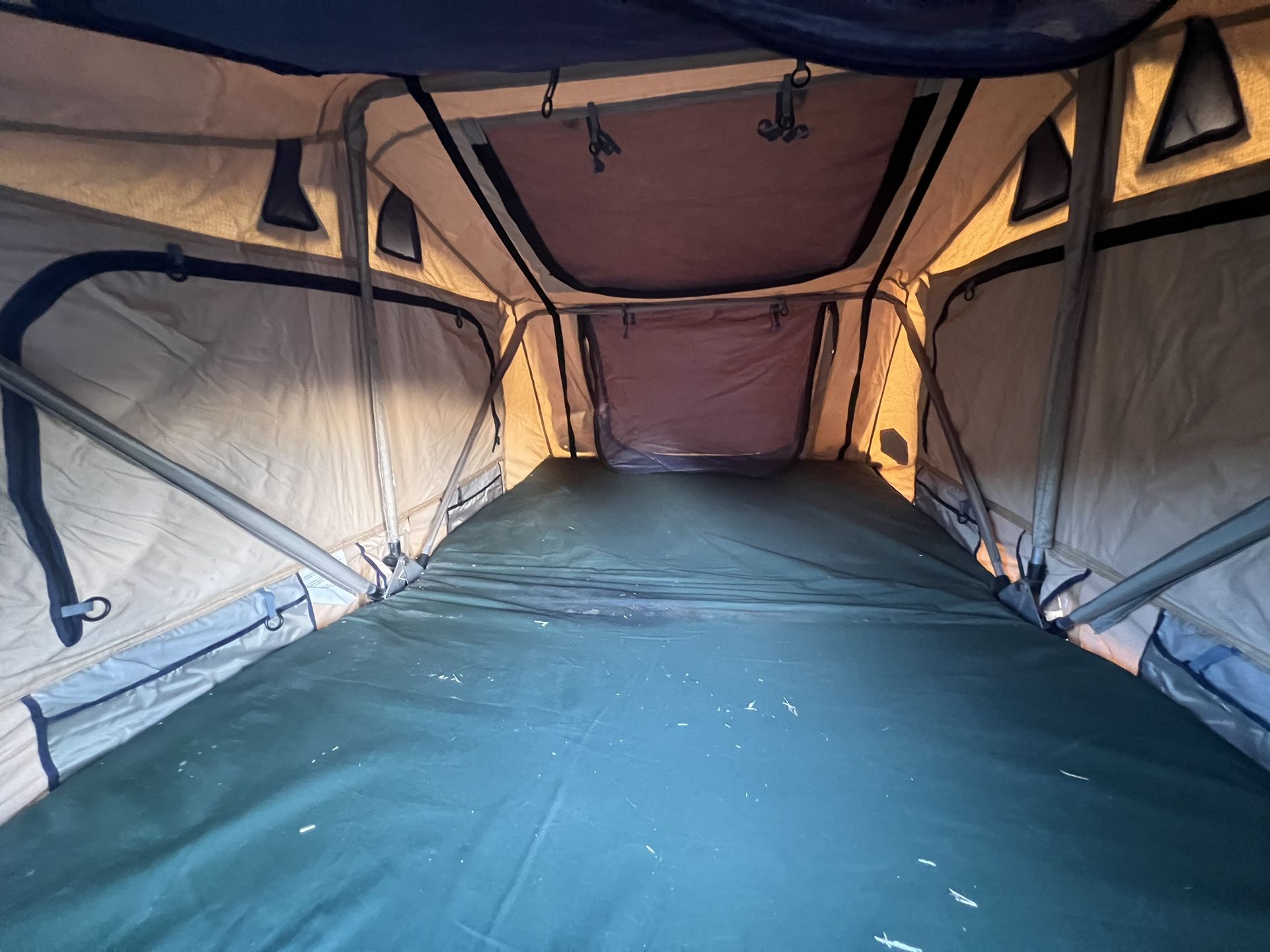 Tepui Explorer Series Ayer 2 Rooftop Tent for Sale in Acton, CA - OfferUp