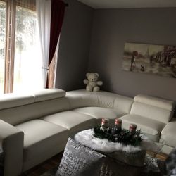 Sectional/white leather