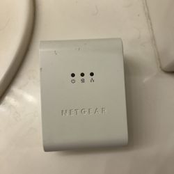 NETGEAR XAV101V2 POWERLINE AV 200 ADAPTOR
