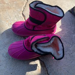 Snow Boots Size 4