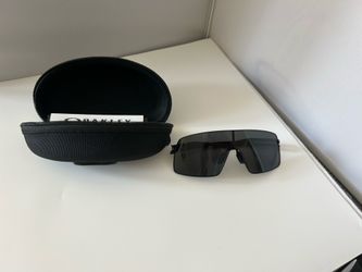 oakley metal sutro