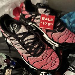 BRAND NEW AIR MAX PLUS