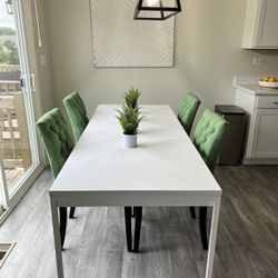 Crate & Barrel Dining Table & 4 Chairs 