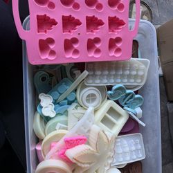 Silicone molds for crafting
