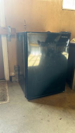 Mini fridge