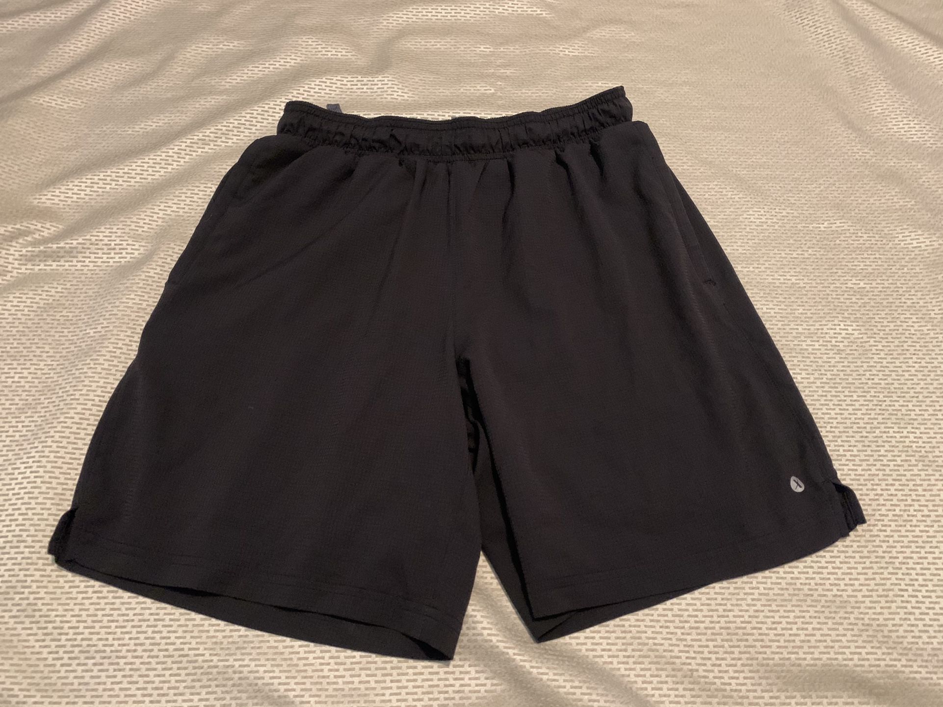 Xersion Exercise workout shorts with compression Shorts inside Mens Size medium quick Dri