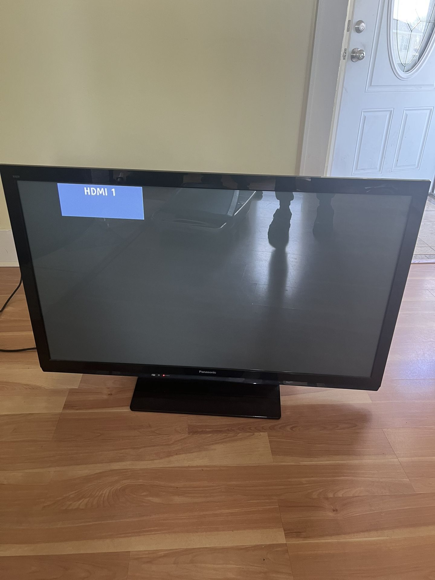 32” TV