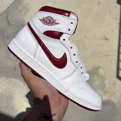 Jordan 1 Retro High OG 85 Metallic Burgundy Size 11