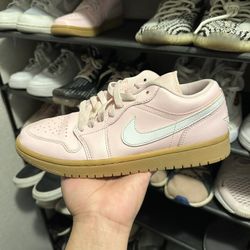 Nike women’s 8.5