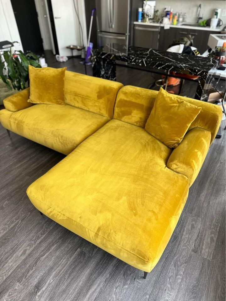 Gold Fabric Couch With Chaise🔥💥⚡️🌈 Same Day Delivery 