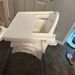 2 High Chairs With Trays 