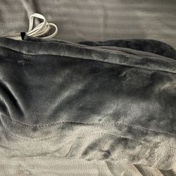 heating blanket 50 x 60 (used)