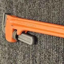 24-inch Heavy-Duty Adjustable Straight Pipe Wrench Reliable & Durable Cast Steel