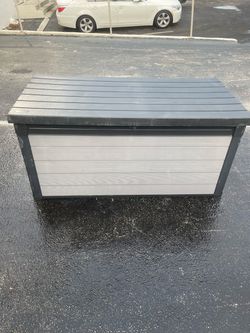 Keter Denali 200 Gallon Deck Box $99 Firm