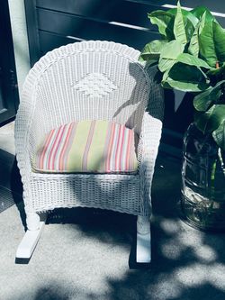 Kid rocking chair