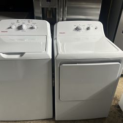 Set washer and dryer.Hotpoint  washer 4.0cu ft dryer 7.0cu ft