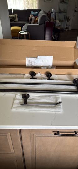 Towel bar set