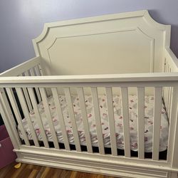 4 in 1 White crib