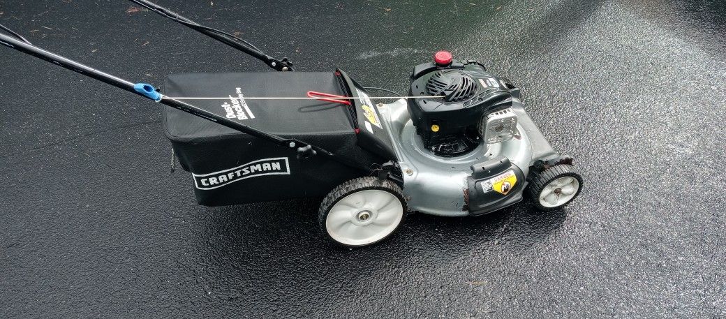 Craftsman Mower with bag Easy to Start