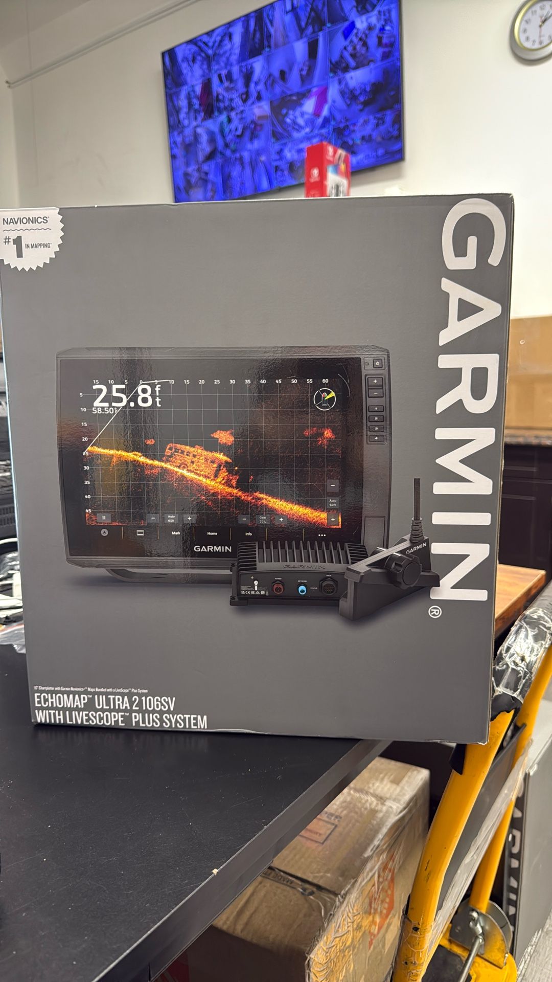 ECHOMAP Ultra 2 106sv LIVESCOPE Plus Bundle