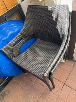 SET OF METAL PATIO CHAIRS