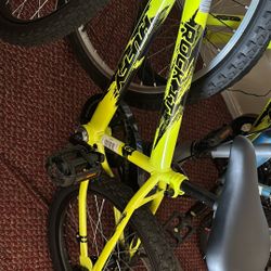 Huffy 18 Bike Like New With New Replacement Tire Set