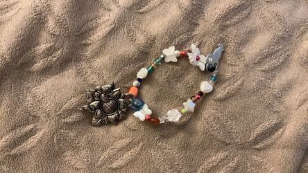 Random beaded bracelet with slight stretchiness